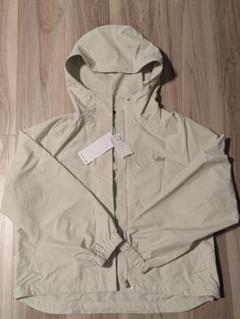 新品Lacoste 撥水ショート丈マウンテンパーカー　（箱無し500円引き） 新品Lacoste 撥水ショート丈マウンテンパーカー （箱無し500円