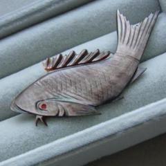 ヴィンテージ レトロ 貝細工 鯉のブローチ シェル ビンテージ レトロ 魚