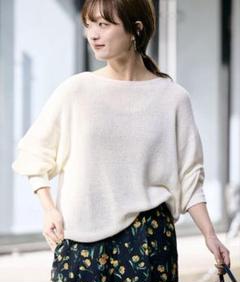 美品❤️スローブイエナ❤️リネン混ボートネックニット✨ベージュ✨大人気商品❤️ SLOBE IENA（スローブイエナ）の「リネン混ボートネックニット