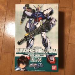 ガンプラMG 1/100 ストライクガンダム(ランチャー/ソード)地球連合試作 MG 1/100 ランチャー/ソードストライクガンダム | バンダイ