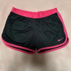 Nike Dri-FIT メッシュショートパンツ　レディース
