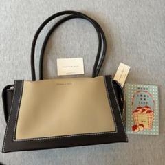 極美品　チャールズアンドキース　ブロンテ ダブルハンドルショルダーバッグ CHARLES & KEITH ブロンテ ダブルハンドルショルダーバッグ 【再