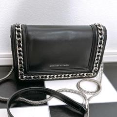 《美品》CHARLES&KEITH(チャールズアンドキース)ショルダーバッグ