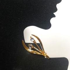 SWAROVSKI スワロフスキー　ブローチ　フラワー　ゴールドカラー
