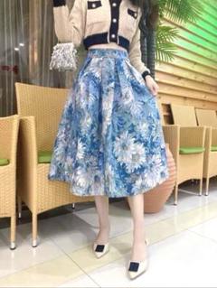 スタイルアップ❤️花柄スカート　Aライン⭐︎油絵の色合いが文学的雰囲気で魅力的✨