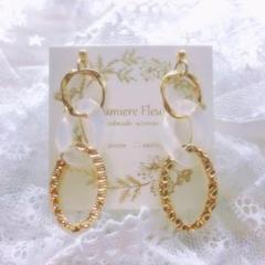 ホワイトチェーン×ゴールドサークルのピアス / イヤリング