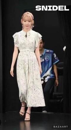 SNIDEL スナイデル ワンピース 三上悠亜 宮脇咲良 マーブル フラワー