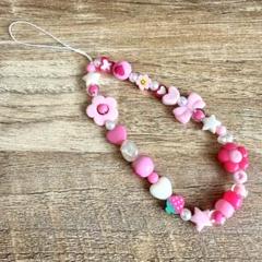 ハンドメイド ピンクの携帯ストラップ