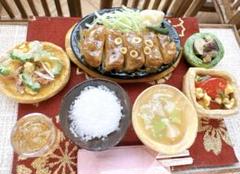 ミニチュアフード　鉄板トンテキ　定食セット