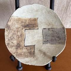 鷹尾葉子氏作 陶器製三角形.三本脚植木鉢 鷹尾葉子氏作 陶器製三角形.三本脚植木鉢オンライン アウトレ