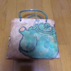 一閑張り　一閑張りバック　　　　　　　　古布　兎　玉兎 一閑張りバック・買い物籠・霰絣に兎 | iichi 日々の暮らしを