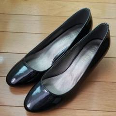 エナメルパンプス 黒