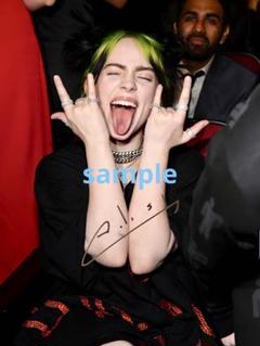 ビリー・アイリッシュ直筆サイン入り2Lサイズ写真… - メルカリ
