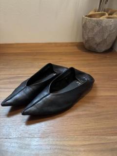 ZARA Vライン ポインテッドトゥ 革靴 36 ZARA Vライン ポインテッドトゥ 革靴 36
