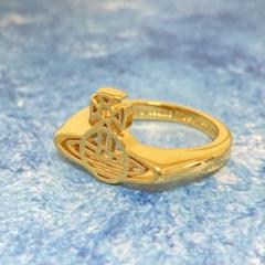 Vivienne Westwood フラットオーブリング　ゴールド
