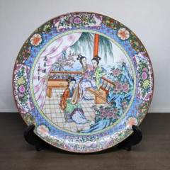 廣東省工芸美術師 何麗芬 作 粉彩 紅楼仕女図 盤 収蔵證書付 廣東省工芸美術師 何麗芬 作 粉彩 紅楼仕女図 盤 収蔵證書付