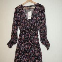 【タグ付き・美品✨】ZARA　花柄 Vネック ロングワンピース　ブラック　S