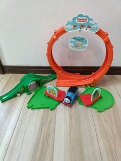プラレール GOGOトーマス ぐるっと宙返り!わくわくプレイランドのサムネイル