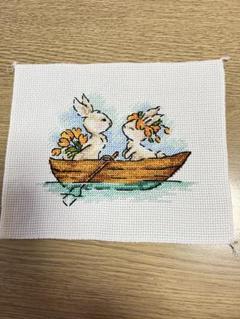 【クロスステッチ完成品】Bunny’s rowing うさぎと船のサムネイル