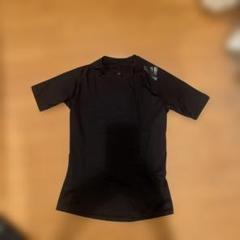 adidas TECHFIT ブラック アンダーシャツ
