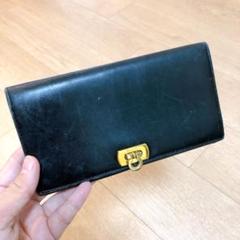 ブラック フェラガモ 長財布 レディース