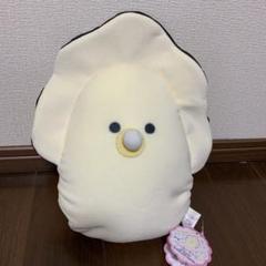 クリーム色のキャラクタークッション　つぶらな瞳　おっきめベビーなまがき