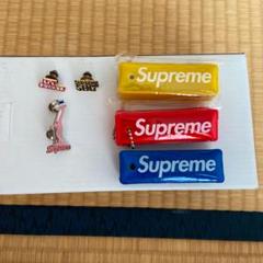 supreme ピンズセット supreme 小物セット ピンバッジ ピンズ パフィーキーチェーン
