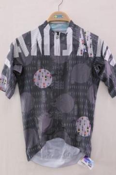 ☆半額　新品☆定価19,613　M　サイクル　半袖　グレー系　水玉　 パンダーニ ☆半額 新品☆定価19,613 M サイクル 半袖 グレー系 水玉
