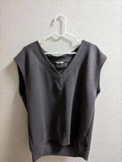 GU ベスト 灰色