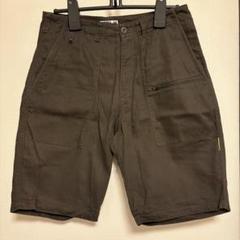 グッドイナフ ショートパンツ ジッパー カーキ色 Mサイズ