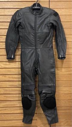 S POON GLR COMPANIES Mサイズ 革ツナギ 黒/白 楽天市場】フラッグシップ レーシングスーツ・革ツナギ SIMPSON