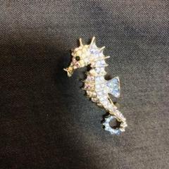 タツノオトシゴ　ブローチ　おしゃれ小物　プレゼント