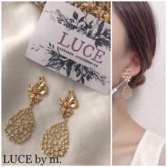 172 再再再販 フラワー ゴールド 透かし ドロップ 雫 リーフ ピアス 上品