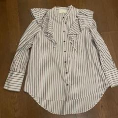 INella ラッフルスリーブシャツ