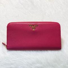 本日特別価格　極美品　PRADA プラダ　長財布　折り財布　ピンク 2025年最新】プラダ財布ピンクの人気アイテム - メルカリ