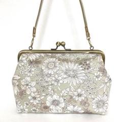 手描き風花柄　がま口ショルダーバッグ　がま口バッグ　ハンドメイド