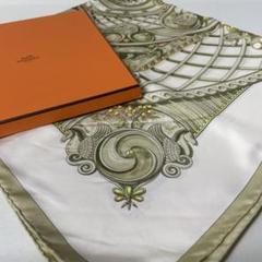 2504-81｜美品｜エルメス カレ 90 スカーフ シルク ライト