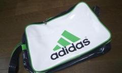 adidas エナメルバッグ
