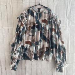 UNITED TOKYO 20AW スプレッドアートプリントブラウス UNITED TOKYO（ユナイテッドトウキョウ）の「スプレッドアート