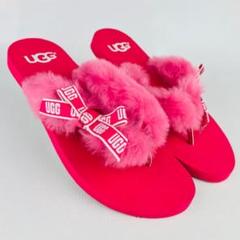 新品 未使用 UGG アグ サンダル ファー ピンク ロゴ 厚底 もふもふ UGG - UGG ピンクファーサンダルの通販 by 33｜アグならラクマ