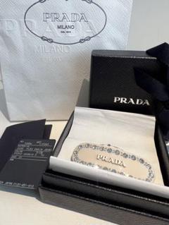 PRADA ストーン付きヘアバレッタ　ギフト箱＋正規品証明書あり PRADA ストーン付きヘアバレッタ ギフト箱＋正規品証明書あり