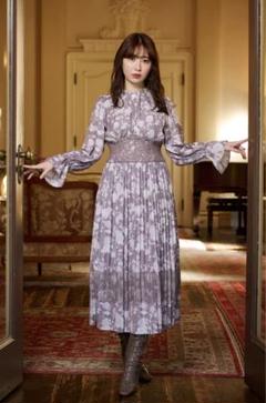 美品　大人気　Her lip to 花柄リボンワンピース M こじはる　ホワイト 美品 大人気 Her lip to 花柄リボンワンピース M こじはる