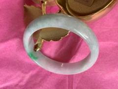 翡翠バングル