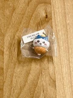 くら寿司　ちいかわ　フィギュア　ハチワレ