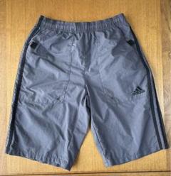 adidas グレー 半ズボン