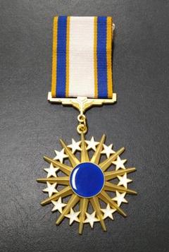 アメリカ軍　アメリカ　勲章　最高位勲章　激レア品　空軍十字章 アメリカ軍 アメリカ 勲章 最高位勲章 激レア品 空軍十字章