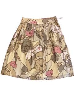 希少 BURBERRY バーバリー 花柄スカート 38サイズ ７〜９号 傷あり