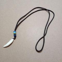 狼の牙ネックレス　蒼