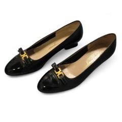 【極美品】フェラガモ　ヴァラリボン　パンプス　リザード型押し　23.5-24cm 定価33000円 極美品 フェラガモ VARAリボン リザード型押しパンプス