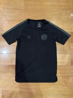 美品　PSG Jordan ブラックトレーニングシャツ　キッズ　　サイズM